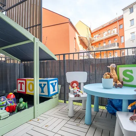 Memories Toy Story شقة Komarov